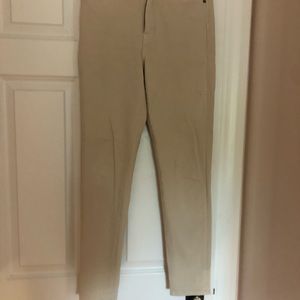 Uniqlo skinny jeans in tan/cream. Size 25